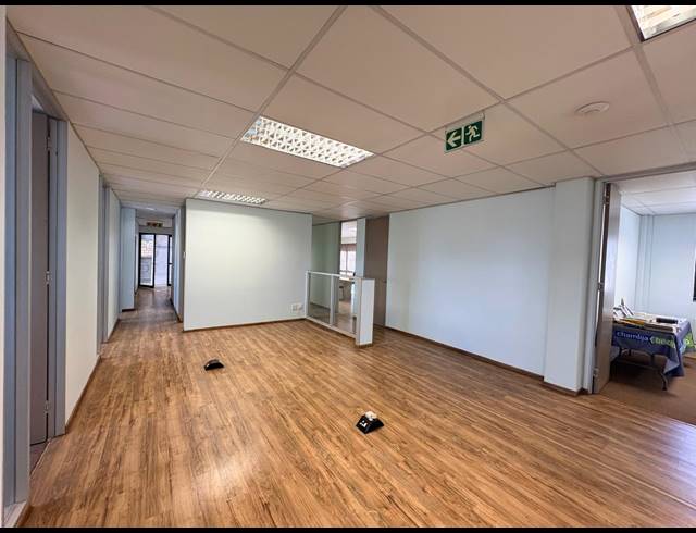 255M² OFFICE TO LET IN NOORDWYK